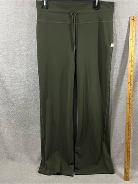 Vuori Women’s Daily Wideleg Pants Size Large Olive Stretch VW489